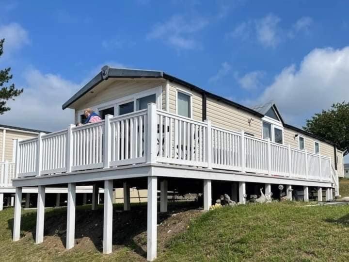 Sea Breeze Cabin Пул Экстерьер фото