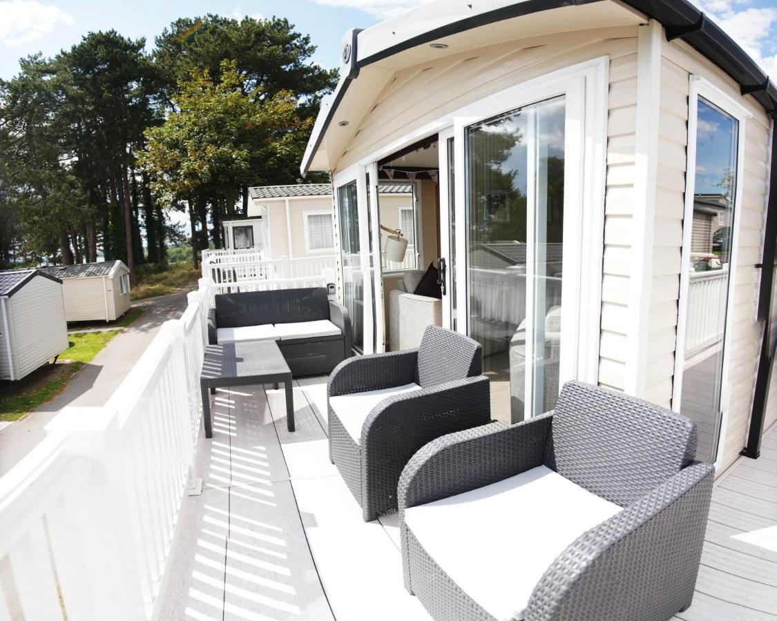 Sea Breeze Cabin Пул Экстерьер фото